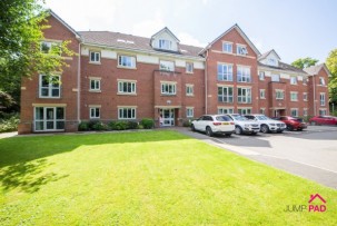 Apartment to Let  in Newton-le-Willows