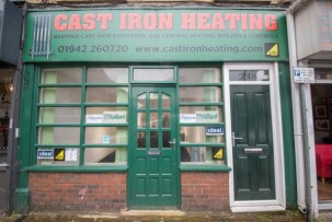 Commercial to Let in Leigh
