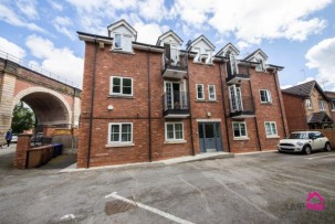 Apartment to Let in Newton-le-Willows