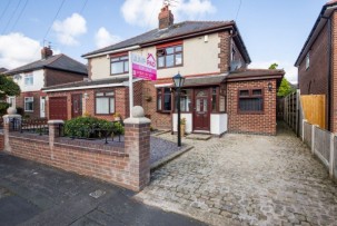 House to Let in Winwick