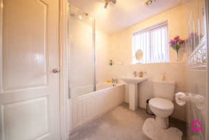  For Sale in Whinchat Close, Lowton | Jump-Pad – Newton-le-Willows - 26