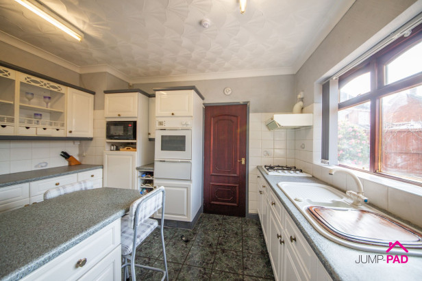  For Sale in Avery Square, Haydock | Jump-Pad – Newton-le-Willows - 10