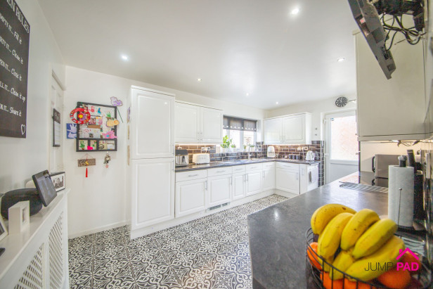  For Sale in Gairloch Close, Fearnhead | Jump-Pad – Newton-le-Willows - 3