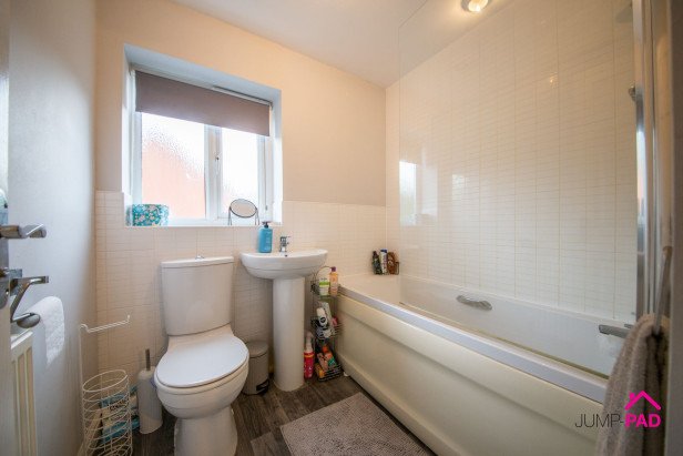  For Sale in Hickory Close, NEWTON-LE-WILLOWS | Jump-Pad – Newton-le-Willows - 17