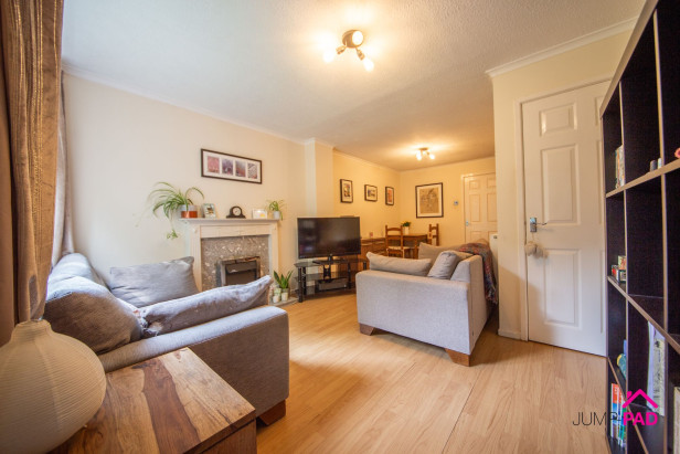  For Sale in Armstrong Close, Birchwood | Jump-Pad – Newton-le-Willows - 2