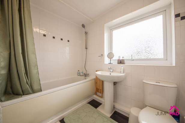  For Sale in Bradlegh Road, NEWTON-LE-WILLOWS | Jump-Pad – Newton-le-Willows - 11