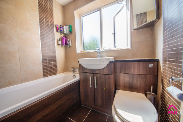  For Sale in Bramshill Close, Birchwood | Jump-Pad – Newton-le-Willows - 17