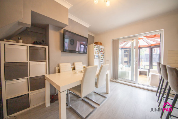 For Sale in Queens Drive, NEWTON-LE-WILLOWS | Jump-Pad – Newton-le-Willows - 8