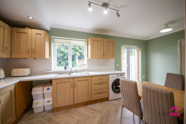  For Sale in Kingsway, NEWTON-LE-WILLOWS | Jump-Pad – Newton-le-Willows - 5
