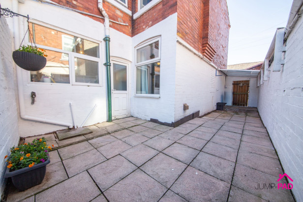  For Sale in Collingwood Road, NEWTON-LE-WILLOWS | Jump-Pad – Newton-le-Willows - 13