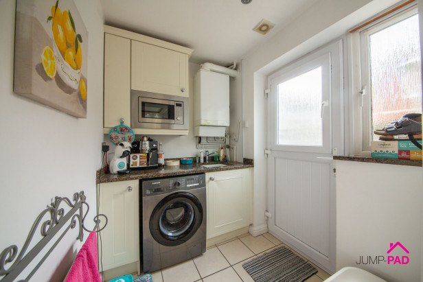  For Sale in Cairn Brae, NEWTON-LE-WILLOWS | Jump-Pad – Newton-le-Willows - 7