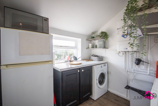  For Sale in Rob Lane, NEWTON-LE-WILLOWS | Jump-Pad – Newton-le-Willows - 8