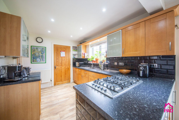  For Sale in Huskisson Way, NEWTON-LE-WILLOWS | Jump-Pad – Newton-le-Willows - 9