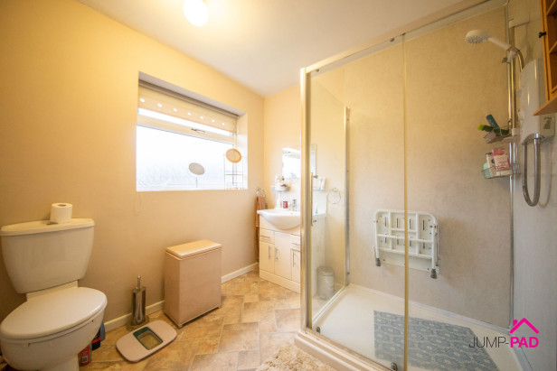  For Sale in Williams Avenue, NEWTON-LE-WILLOWS | Jump-Pad – Newton-le-Willows - 11