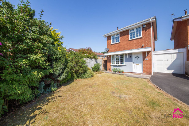  For Sale in Wayfarers Drive, NEWTON-LE-WILLOWS | Jump-Pad – Newton-le-Willows - 1