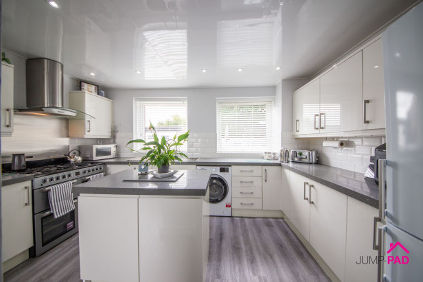  For Sale in Park Road South, NEWTON-LE-WILLOWS | Jump-Pad – Newton-le-Willows - 7