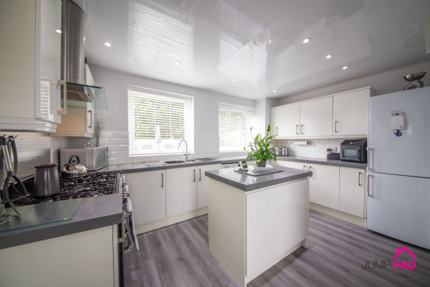  For Sale in Park Road South, NEWTON-LE-WILLOWS | Jump-Pad – Newton-le-Willows - 8