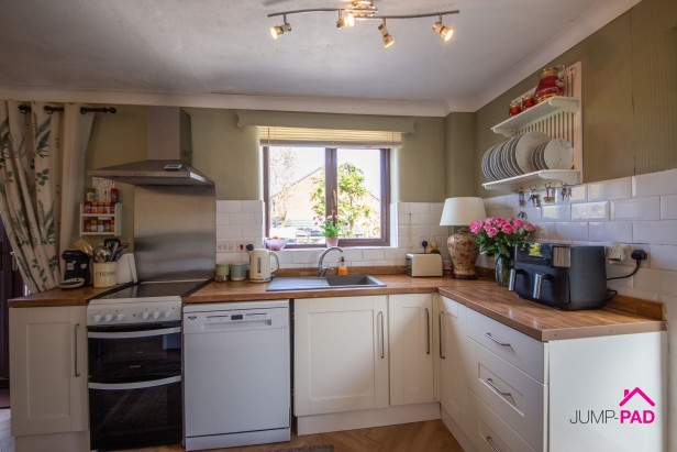  For Sale in Windsor Avenue, NEWTON-LE-WILLOWS | Jump-Pad – Newton-le-Willows - 4