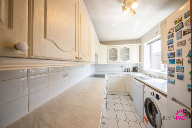 For Sale in Wetherby Close, NEWTON-LE-WILLOWS | Jump-Pad – Newton-le-Willows - 5