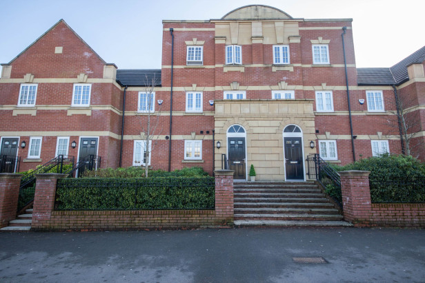 To Rent in Crow Lane East, Newton-Le-Willows | Jump-Pad – Newton-le-Willows - 1