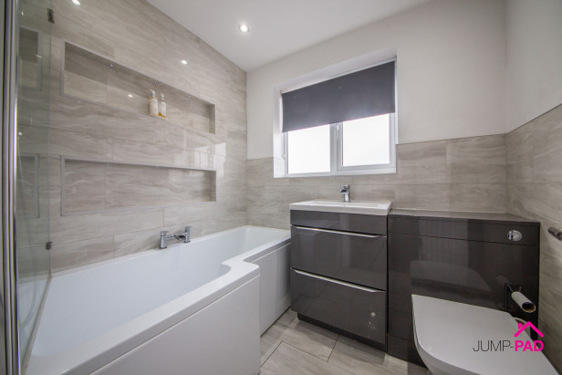  For Sale in Dean Meadow, NEWTON-LE-WILLOWS | Jump-Pad – Newton-le-Willows - 16