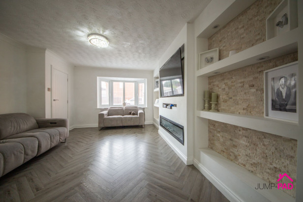  For Sale in Dean Meadow, NEWTON-LE-WILLOWS | Jump-Pad – Newton-le-Willows - 5