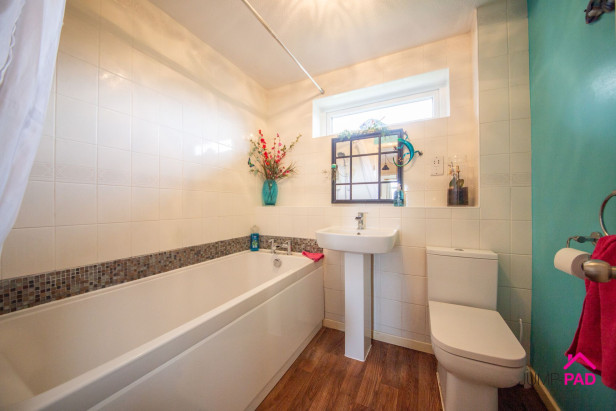  For Sale in Crown Park Drive, NEWTON-LE-WILLOWS | Jump-Pad – Newton-le-Willows - 16