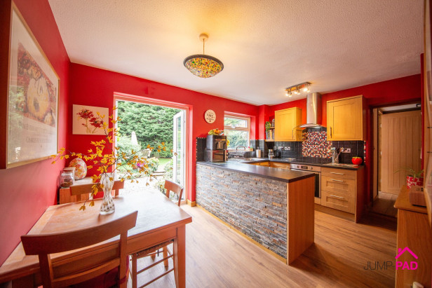  For Sale in Crown Park Drive, NEWTON-LE-WILLOWS | Jump-Pad – Newton-le-Willows - 5