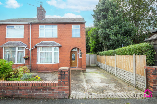  For Sale in Park Road South, NEWTON-LE-WILLOWS | Jump-Pad – Newton-le-Willows - 1