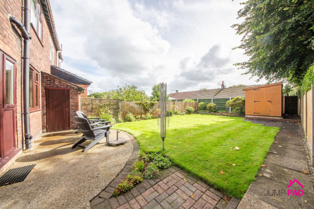  For Sale in Park Road South, NEWTON-LE-WILLOWS | Jump-Pad – Newton-le-Willows - 11