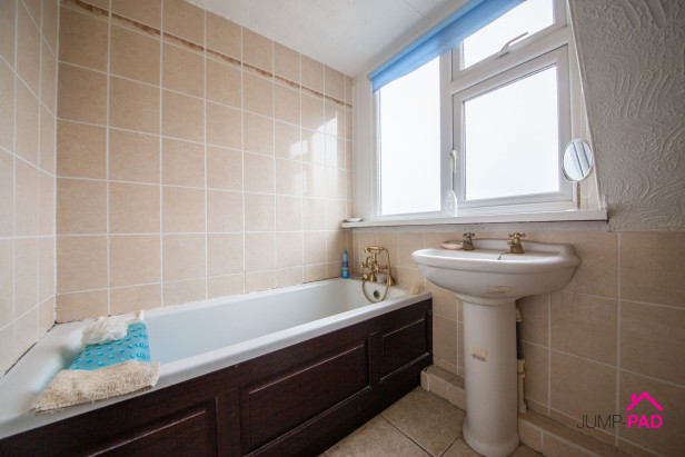  For Sale in Brignall Grove, Lowton | Jump-Pad – Newton-le-Willows - 8