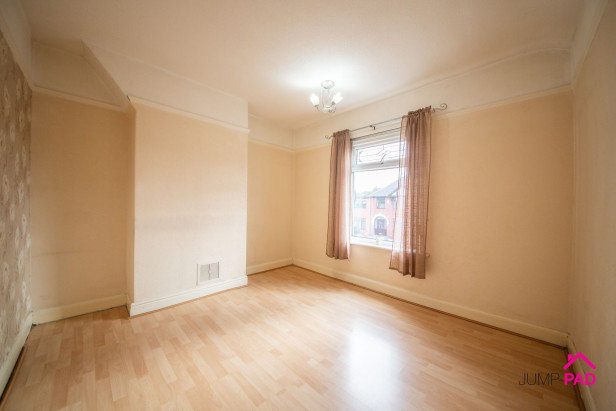  For Sale in Park Road South, NEWTON-LE-WILLOWS | Jump-Pad – Newton-le-Willows - 10