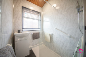  For Sale in Park Road South, NEWTON-LE-WILLOWS | Jump-Pad – Newton-le-Willows - 18