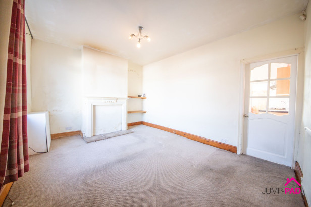  For Sale in Clay Lane, Burtonwood | Jump-Pad – Newton-le-Willows - 2