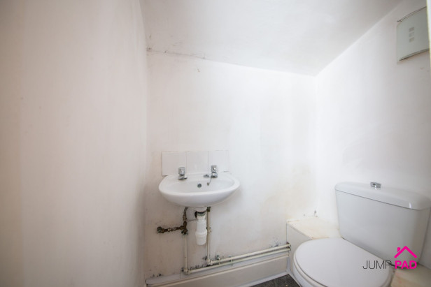  For Sale in Clay Lane, Burtonwood | Jump-Pad – Newton-le-Willows - 7