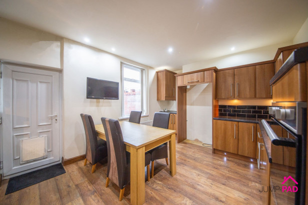  For Sale in Crown Street, NEWTON-LE-WILLOWS | Jump-Pad – Newton-le-Willows - 3
